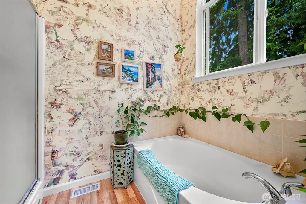 2 Longshore Lane Bellingham WA 98229