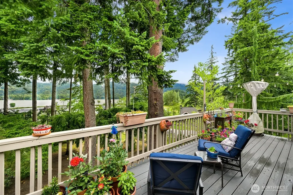 2 Longshore Lane Bellingham WA 98229