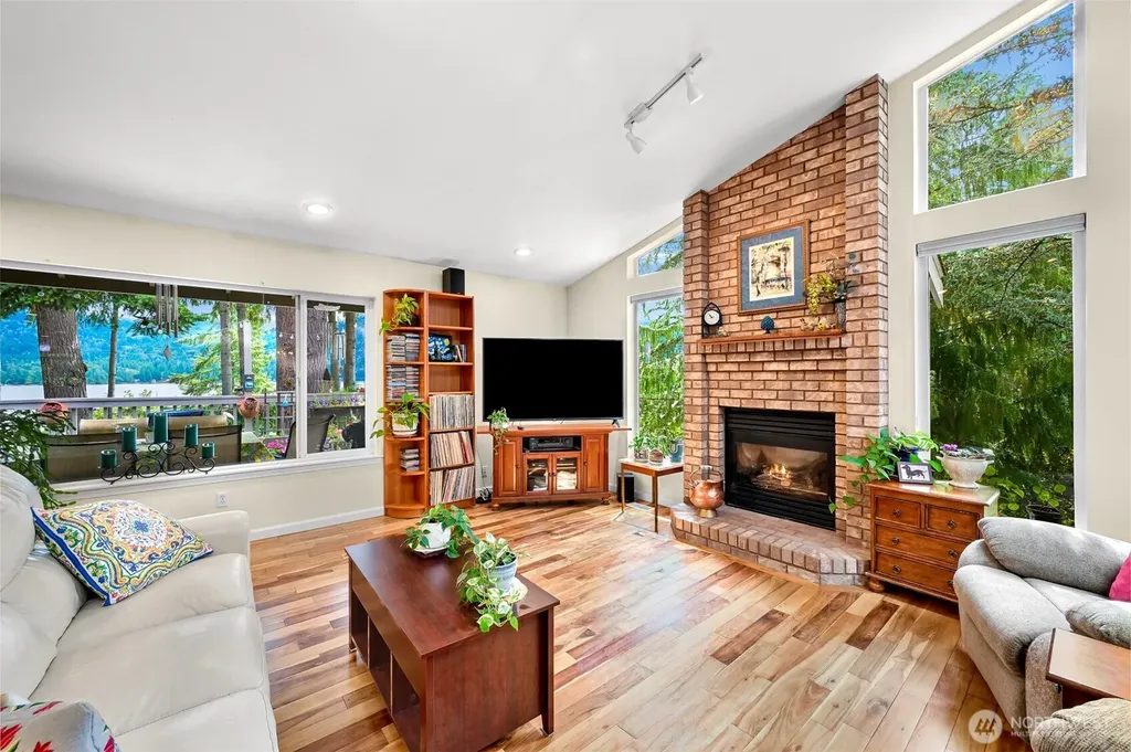 2 Longshore Lane Bellingham WA 98229