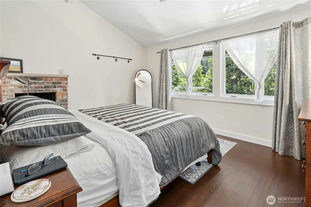 1171 Sycamore Drive SE Issaquah WA 98027