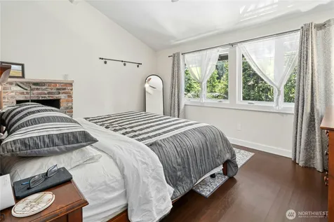 1171 Sycamore Drive SE Issaquah WA 98027