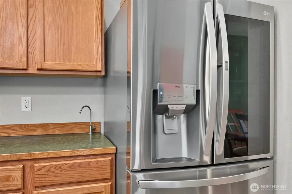 937 Germany Creek Longview WA 98632
