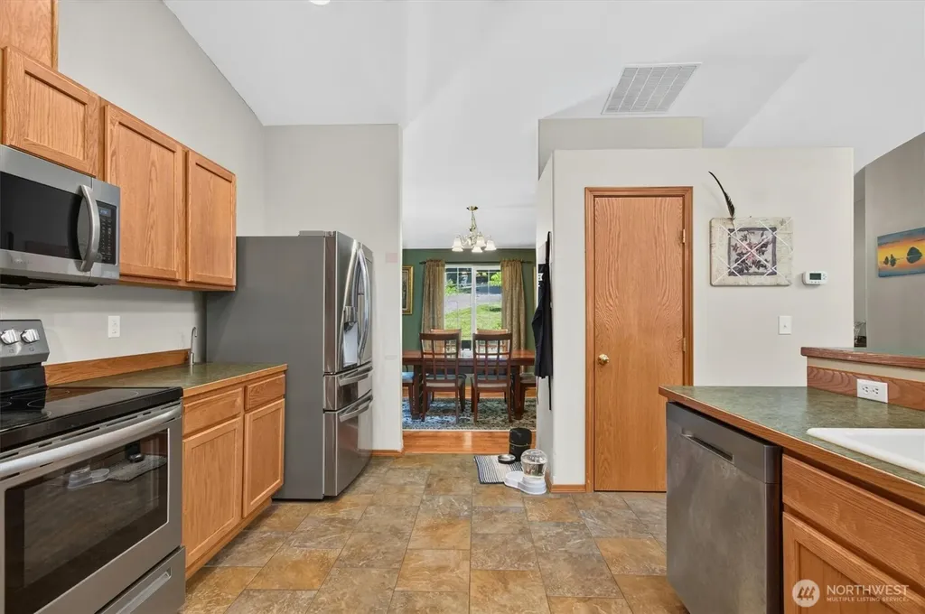 937 Germany Creek Longview WA 98632