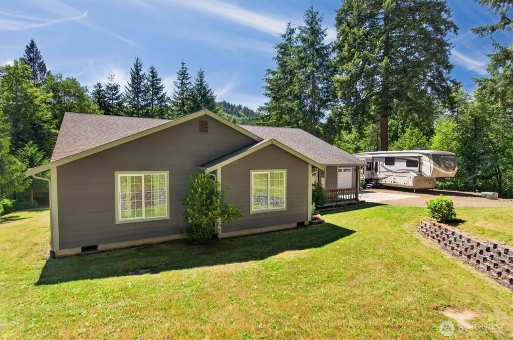 937 Germany Creek Longview WA 98632