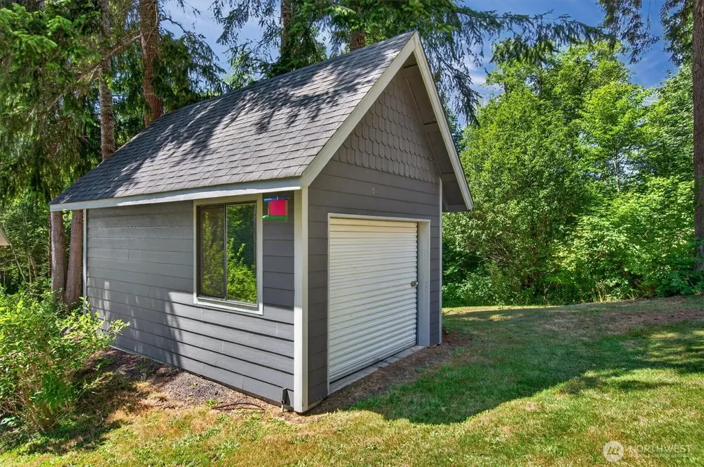 937 Germany Creek Longview WA 98632