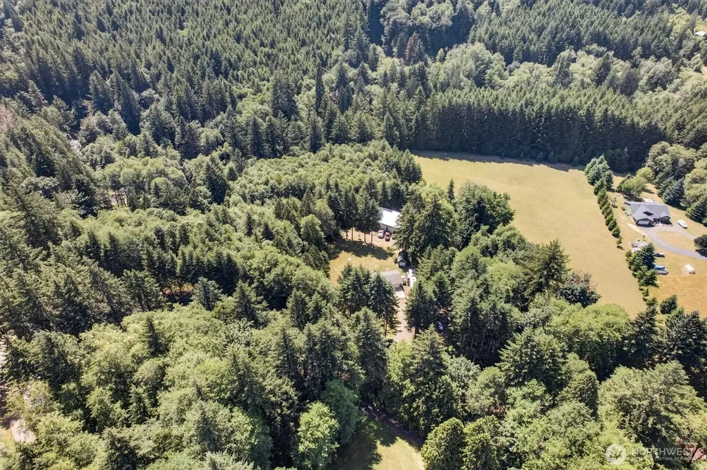 937 Germany Creek Longview WA 98632