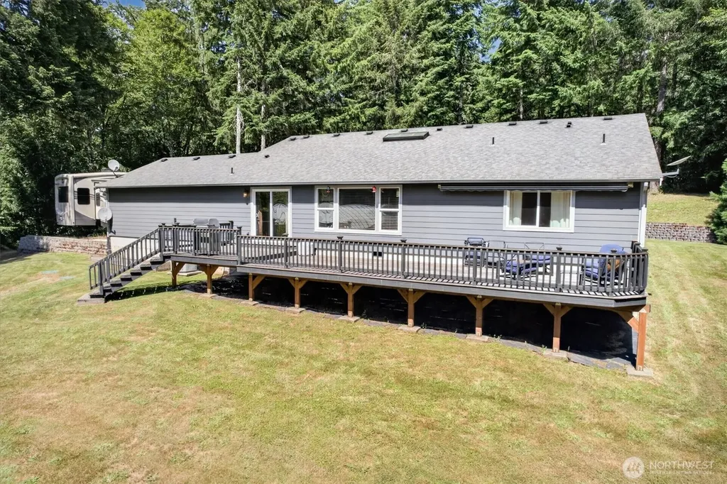 937 Germany Creek Longview WA 98632