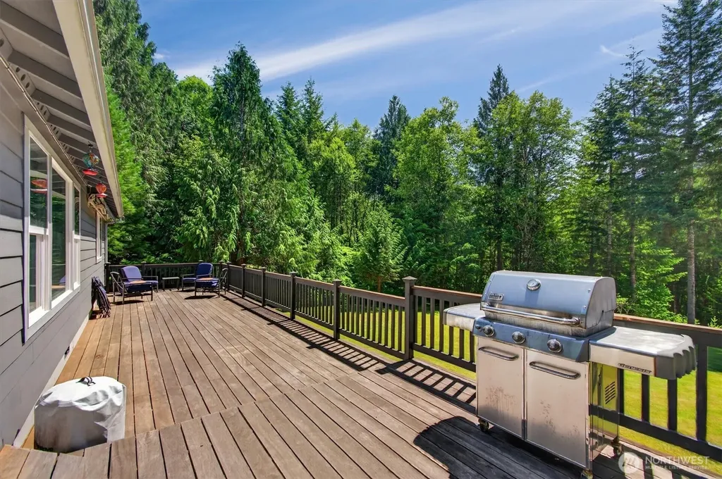 937 Germany Creek Longview WA 98632