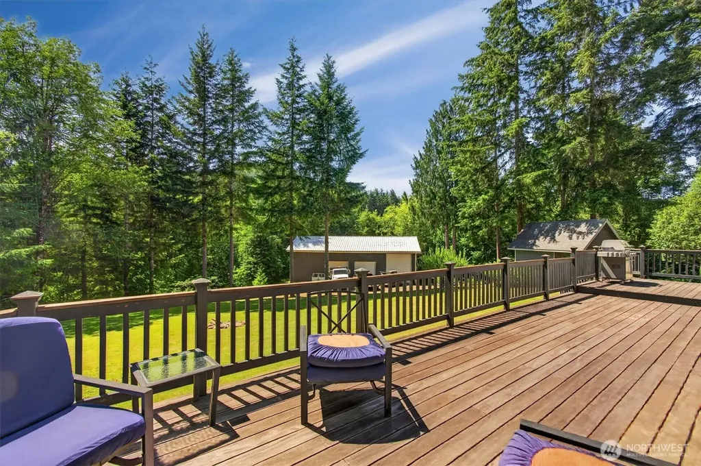 937 Germany Creek Longview WA 98632