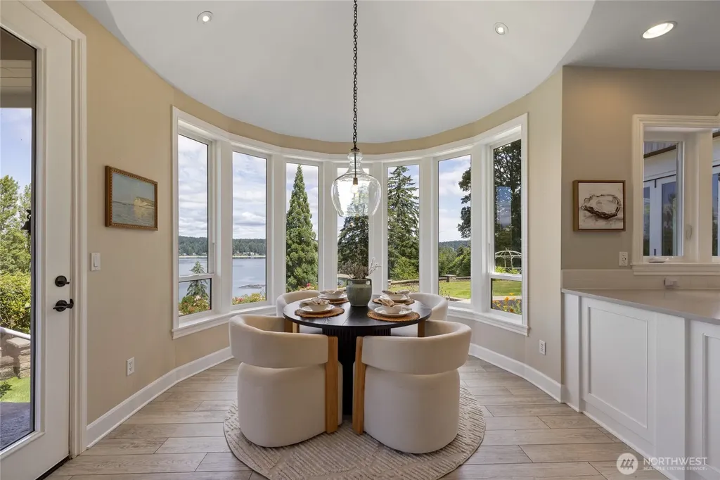 409 3rd Lane Fox Island WA 98333