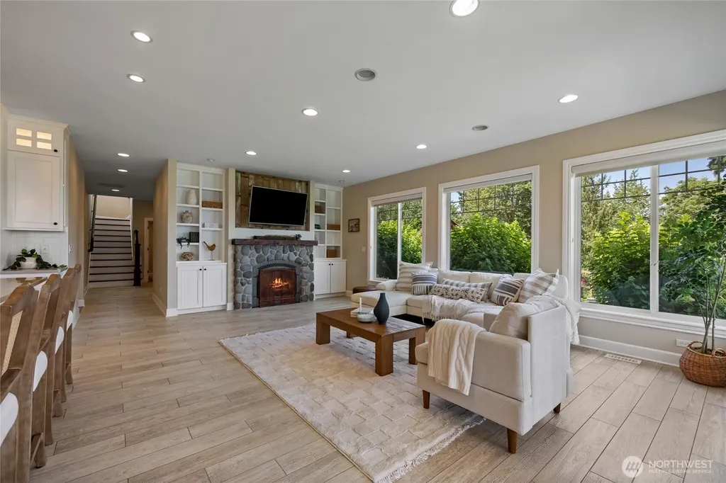 409 3rd Lane Fox Island WA 98333