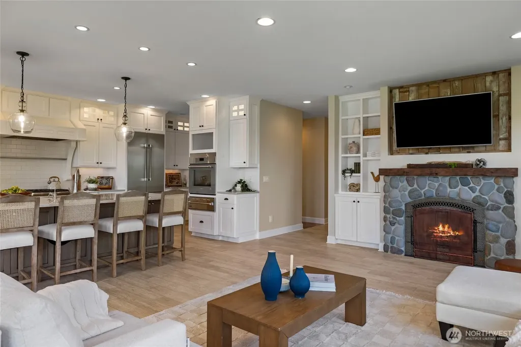 409 3rd Lane Fox Island WA 98333