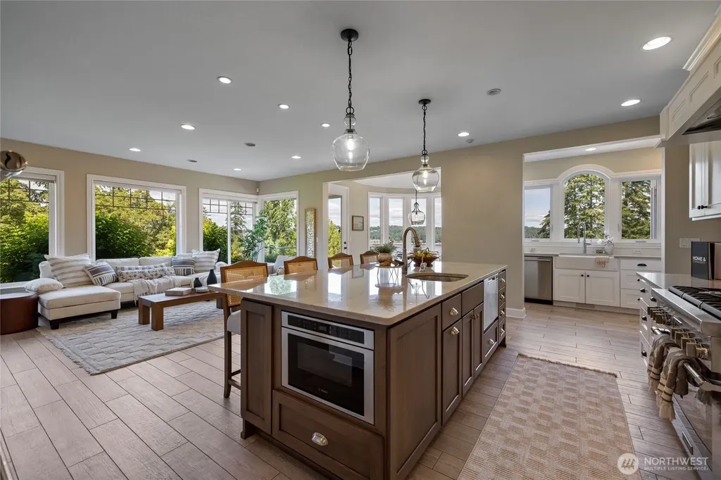 409 3rd Lane Fox Island WA 98333