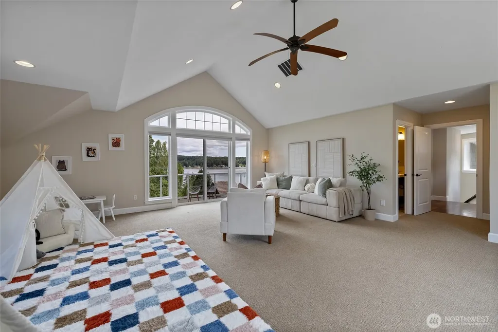409 3rd Lane Fox Island WA 98333