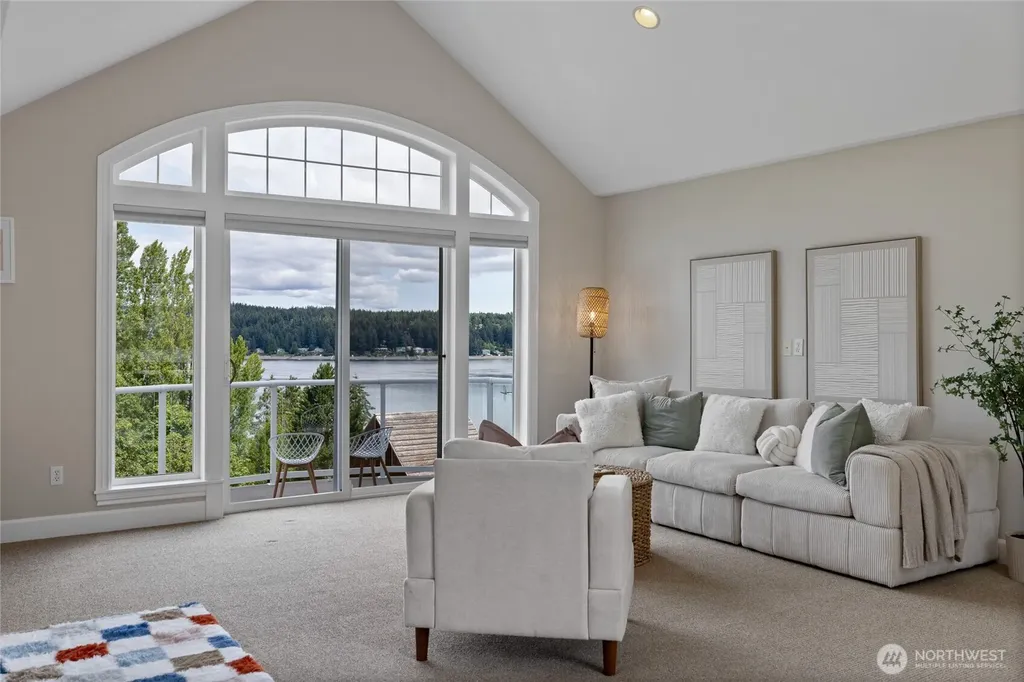 409 3rd Lane Fox Island WA 98333