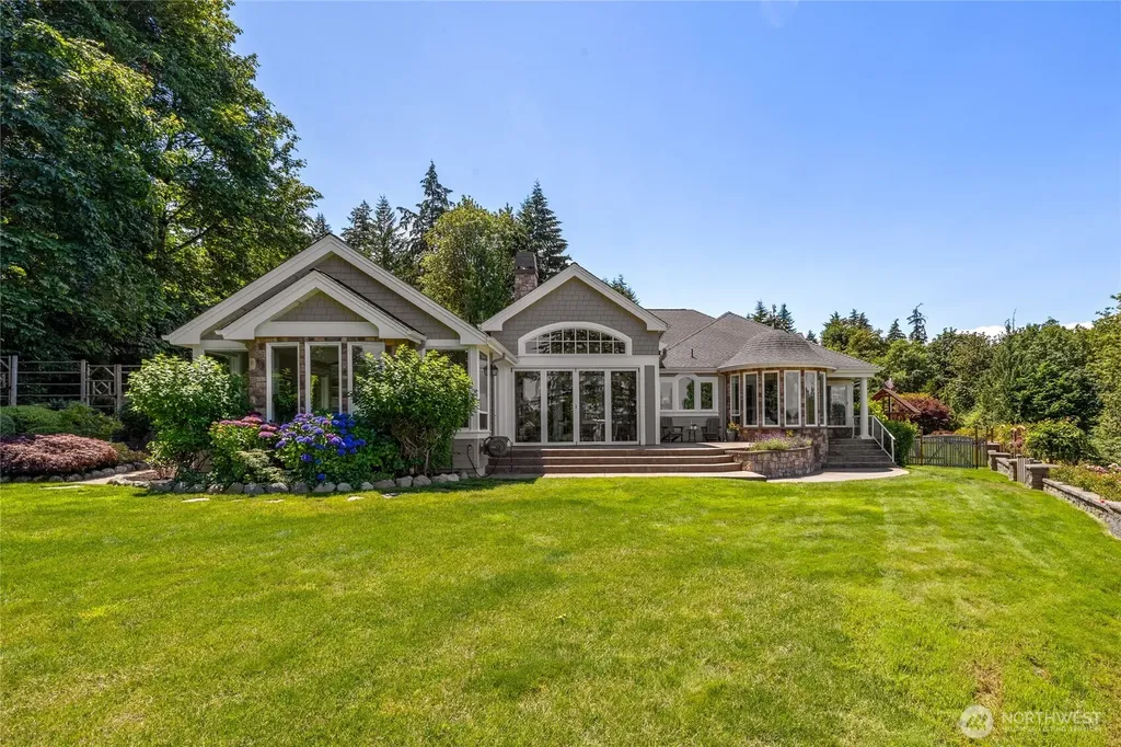 409 3rd Lane Fox Island WA 98333