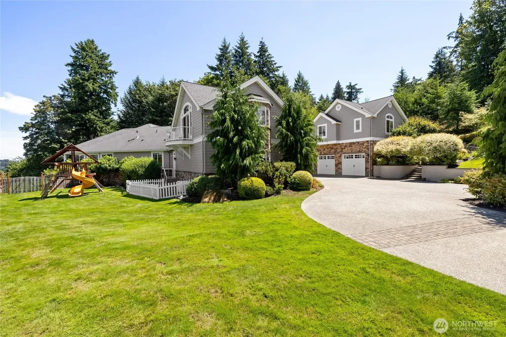 409 3rd Lane Fox Island WA 98333