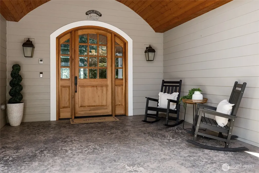 409 3rd Lane Fox Island WA 98333