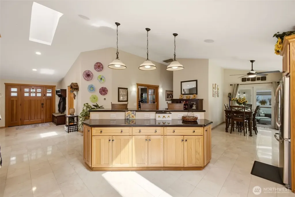 6106 Hillcrest Drive SW Lakewood WA 98499