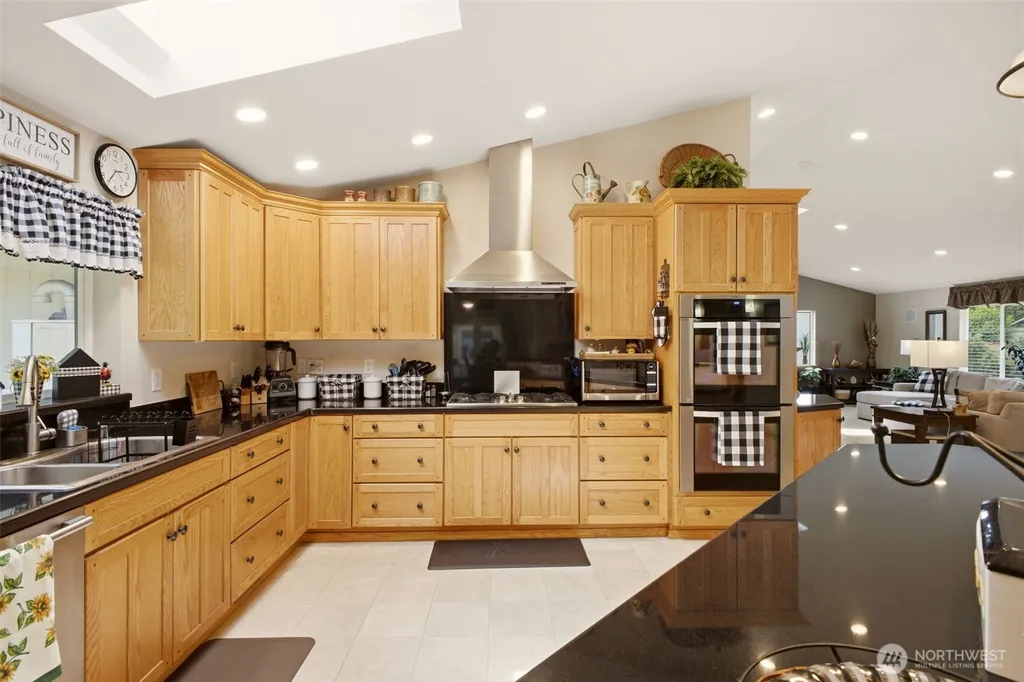 6106 Hillcrest Drive SW Lakewood WA 98499