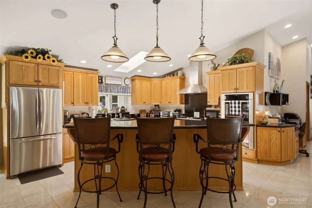 6106 Hillcrest Drive SW Lakewood WA 98499