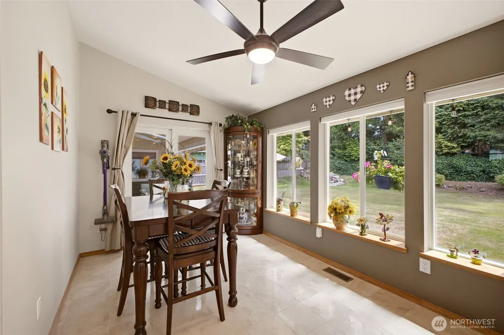 6106 Hillcrest Drive SW Lakewood WA 98499