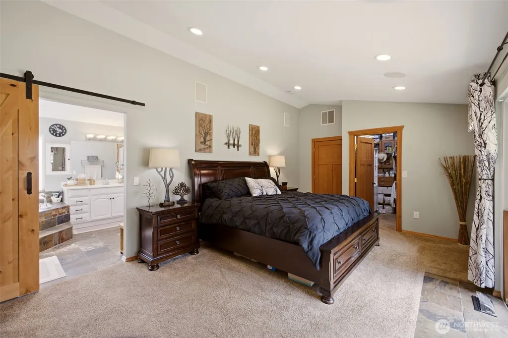 6106 Hillcrest Drive SW Lakewood WA 98499