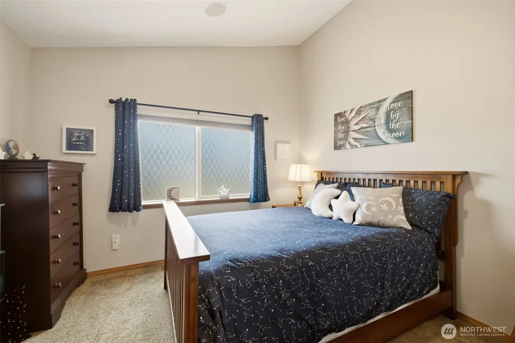 6106 Hillcrest Drive SW Lakewood WA 98499