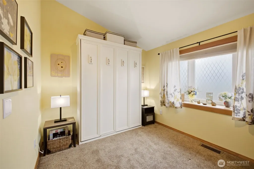 6106 Hillcrest Drive SW Lakewood WA 98499