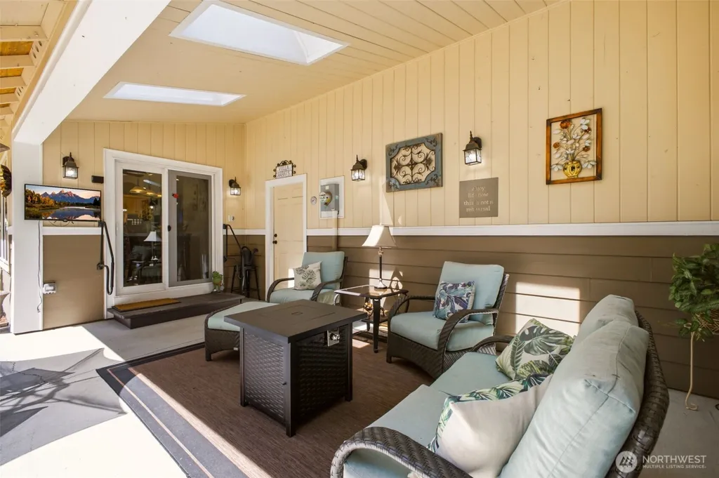 6106 Hillcrest Drive SW Lakewood WA 98499