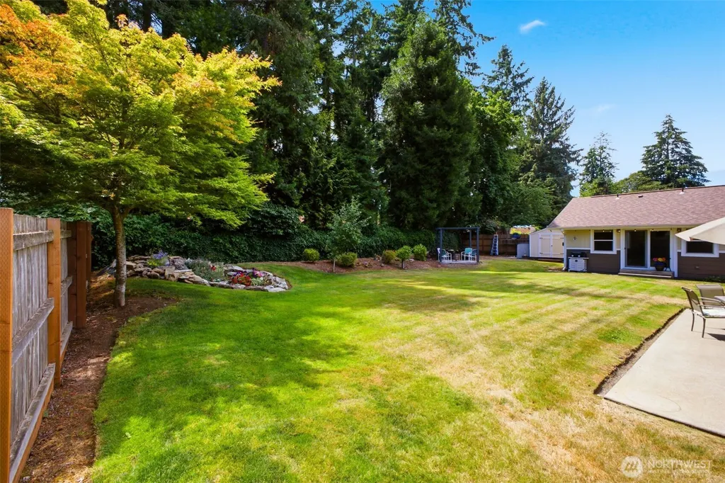 6106 Hillcrest Drive SW Lakewood WA 98499