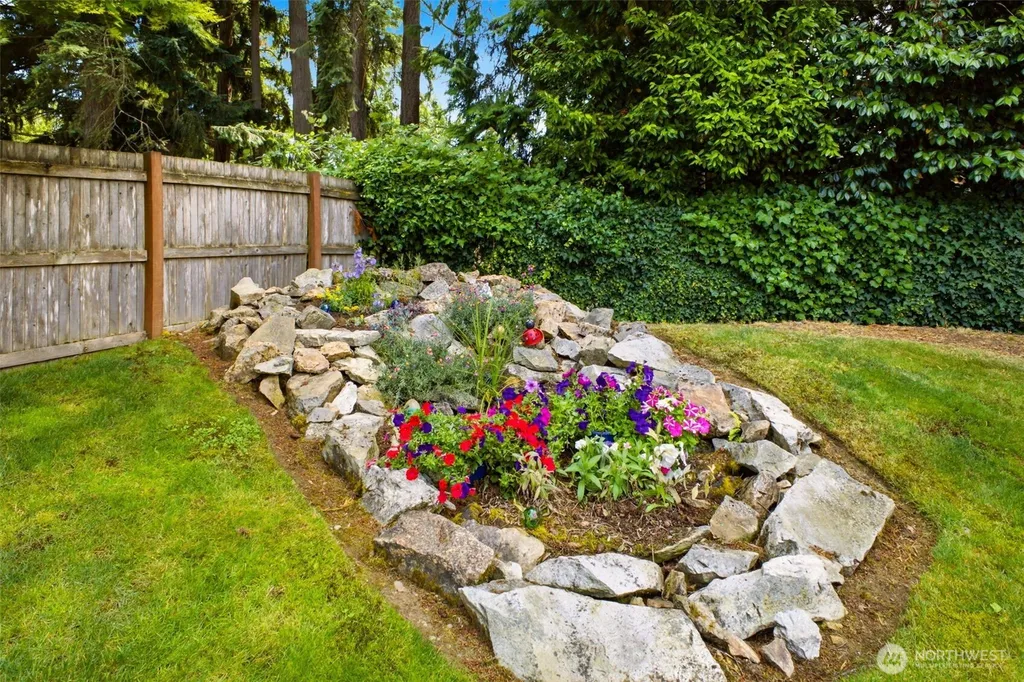 6106 Hillcrest Drive SW Lakewood WA 98499