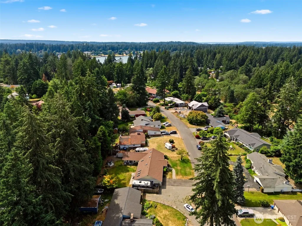 6106 Hillcrest Drive SW Lakewood WA 98499