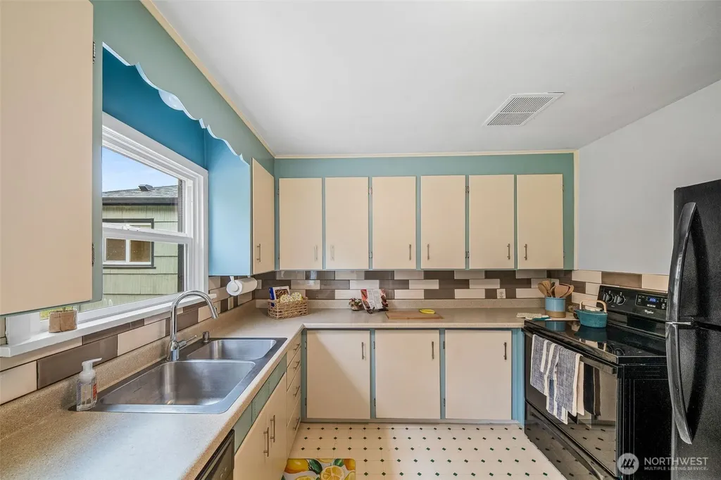 823 Bethel Street NE Olympia WA 98506