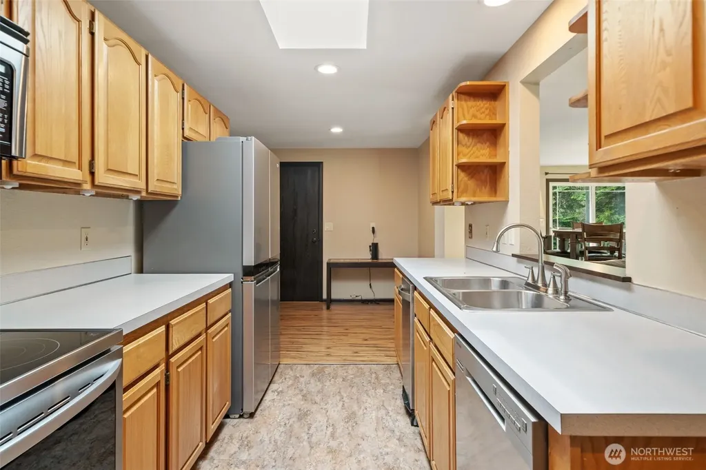 1190 E Daniels Road Shelton WA 98584