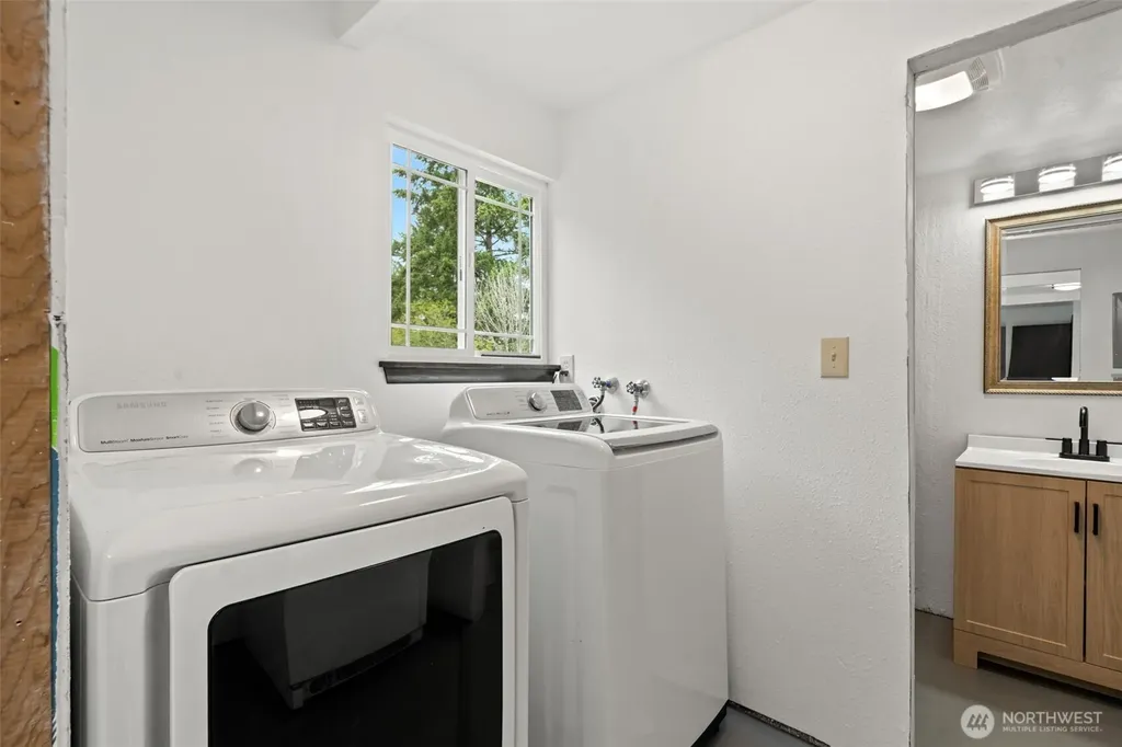 1190 E Daniels Road Shelton WA 98584