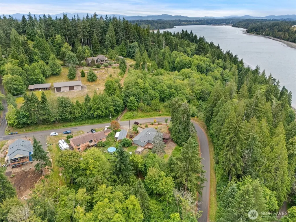 1190 E Daniels Road Shelton WA 98584