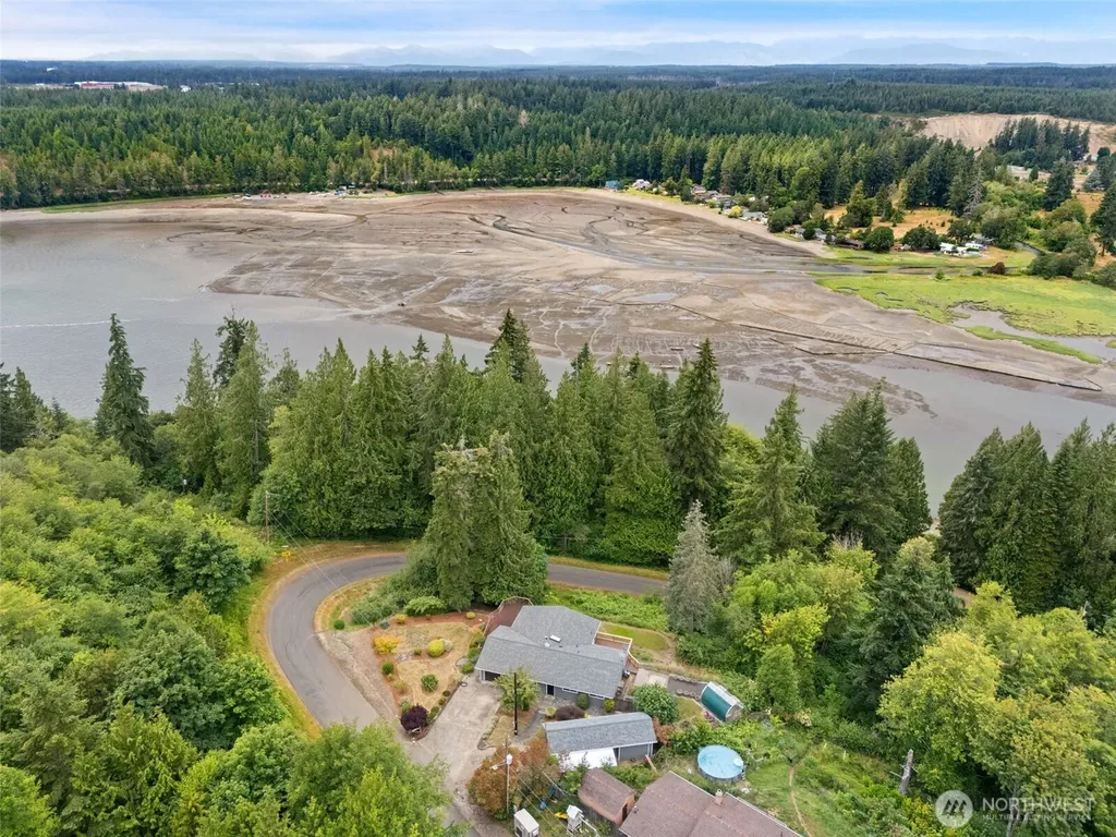 1190 E Daniels Road Shelton WA 98584