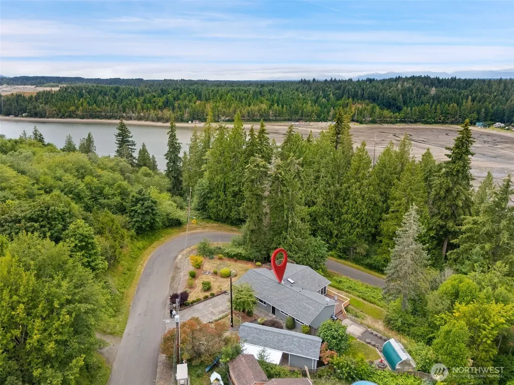 1190 E Daniels Road Shelton WA 98584