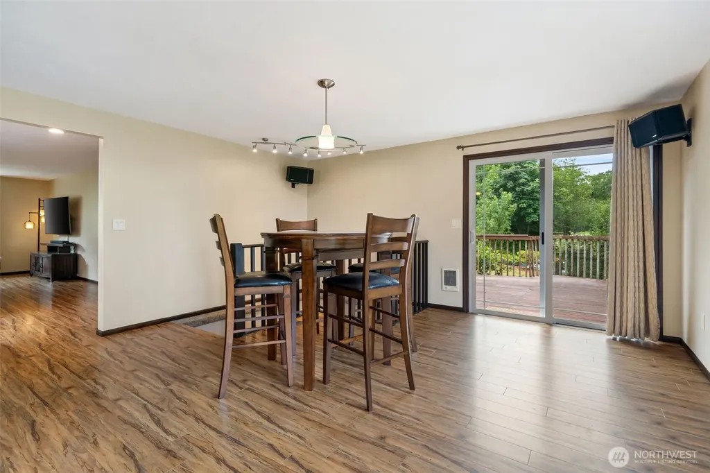 1190 E Daniels Road Shelton WA 98584