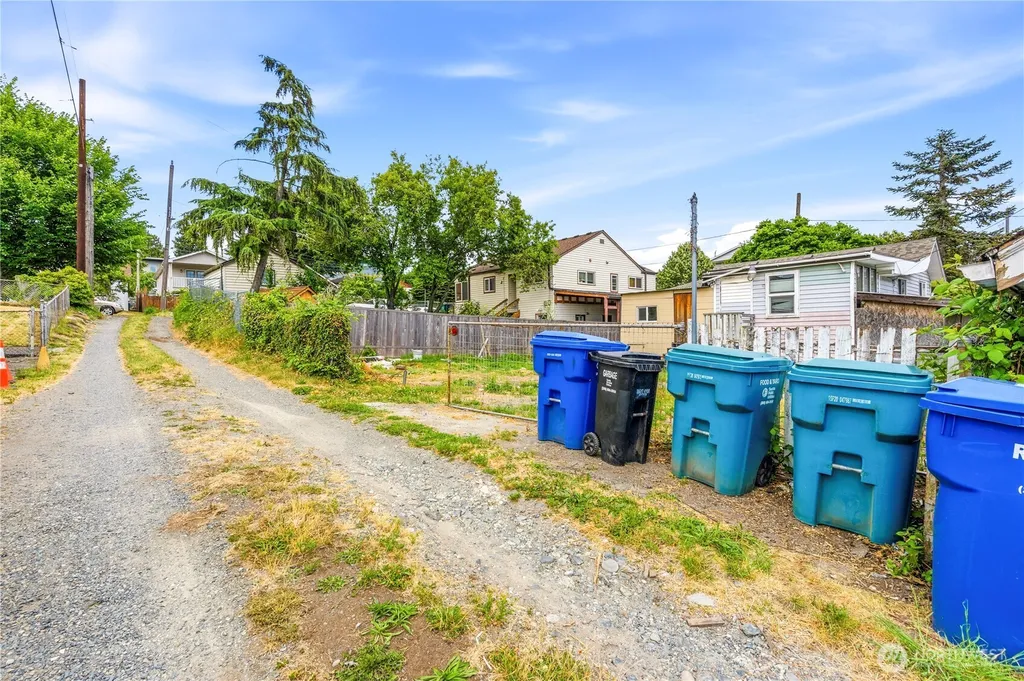 5307 16th Avenue S Seattle WA 98108