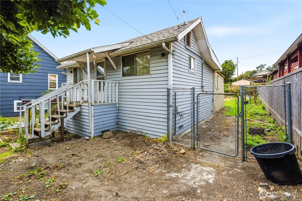 5307 16th Avenue S Seattle WA 98108
