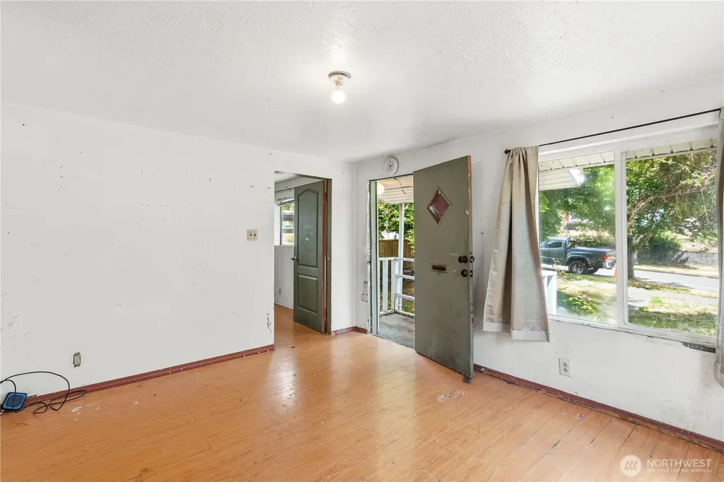 5307 16th Avenue S Seattle WA 98108