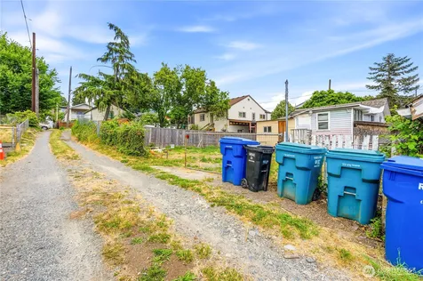 5307 16th Avenue S Seattle WA 98108