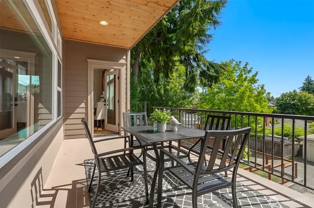 8018 31st Avenue NW Seattle WA 98117