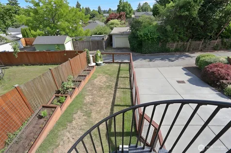 8018 31st Avenue NW Seattle WA 98117