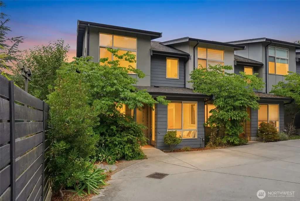 5179 42nd Avenue S Seattle WA 98118