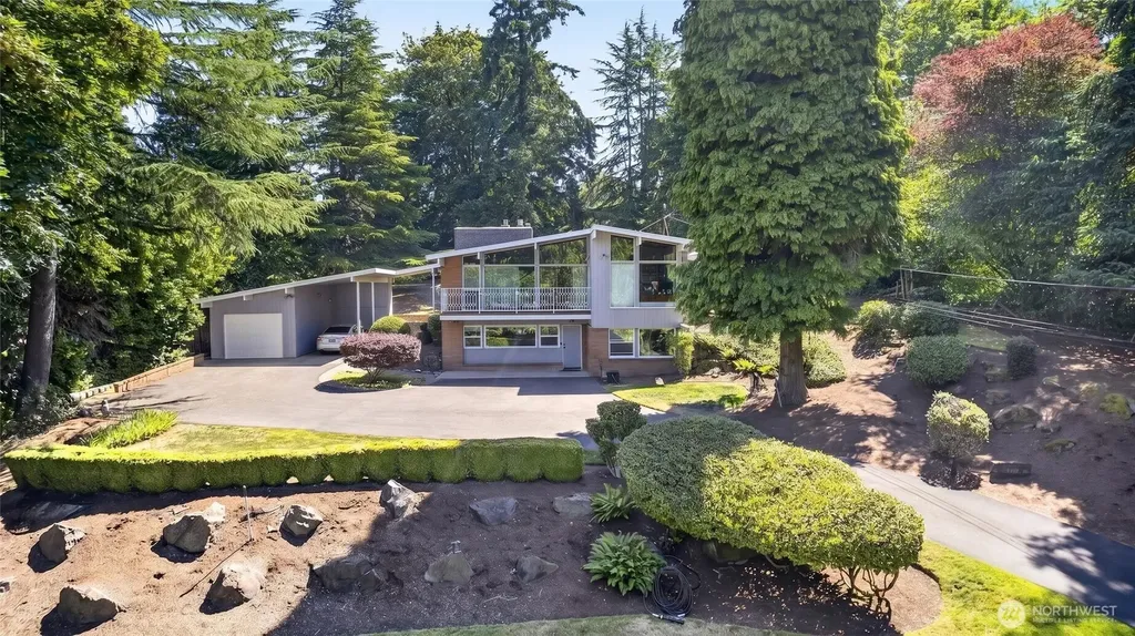 17438 6th Avenue SW Normandy Park WA 98166