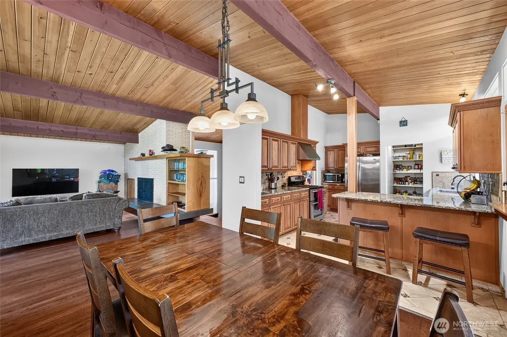17438 6th Avenue SW Normandy Park WA 98166