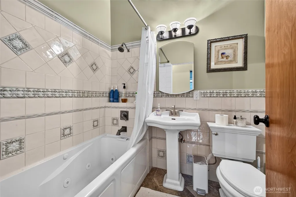 17438 6th Avenue SW Normandy Park WA 98166